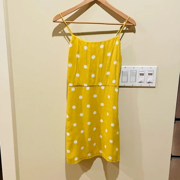 EUC Wilfred size 0 dress, it has adjustable straps, pockets and it is li… - Picture 9 of 10